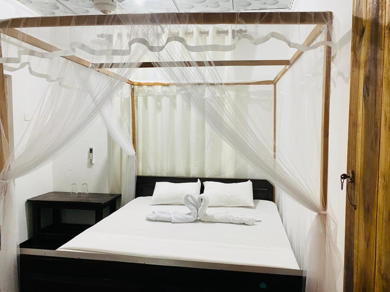 Kingly Aroma Hotell Arugam Kudah Rom bilde